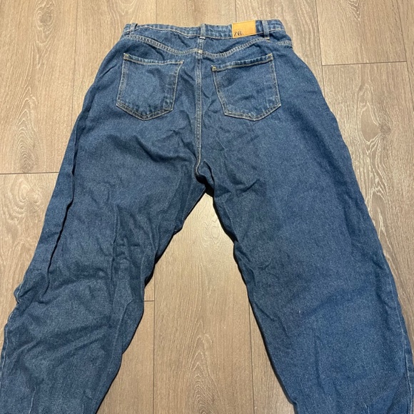 Jeans - Picture 2 of 2